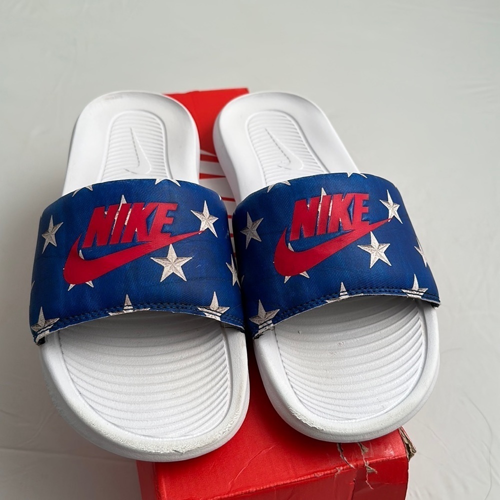 Nike Victori One multicolor stars print cushion slides